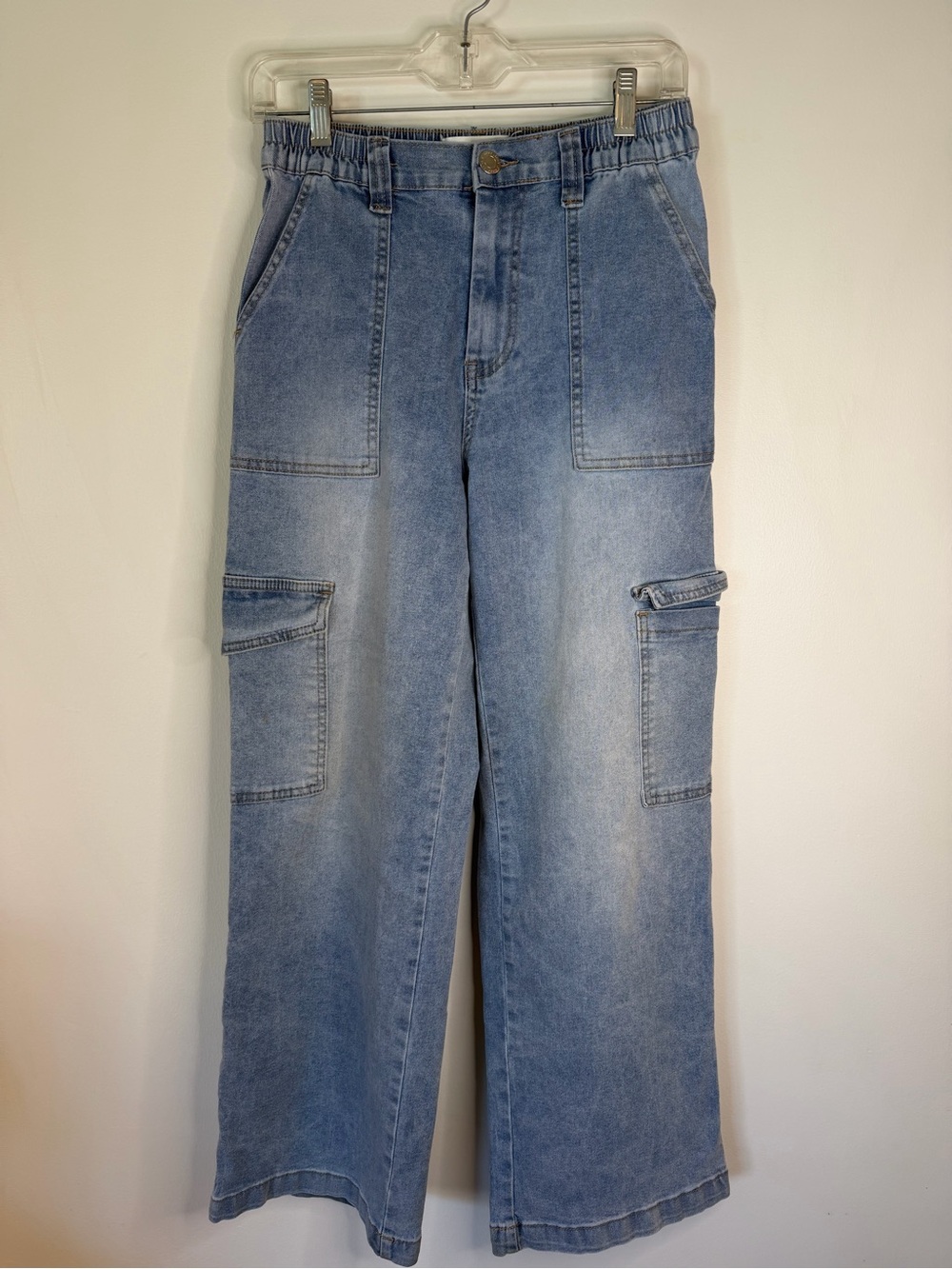 GOGO jeans size 7/28 woman’s Light Wash Wide Leg Cargo Jeans elastic waist